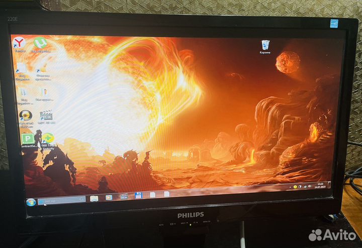 Монитор philips 22