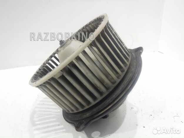 Моторчик печки GJY161B10 Мазда