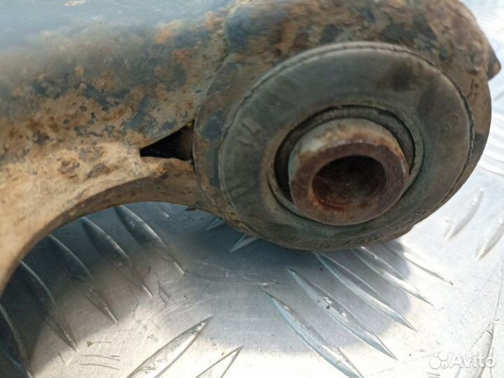 Рычаг нижний передний левый Opel Astra H