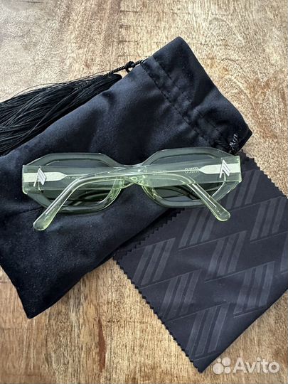 Солнцезащитные очки