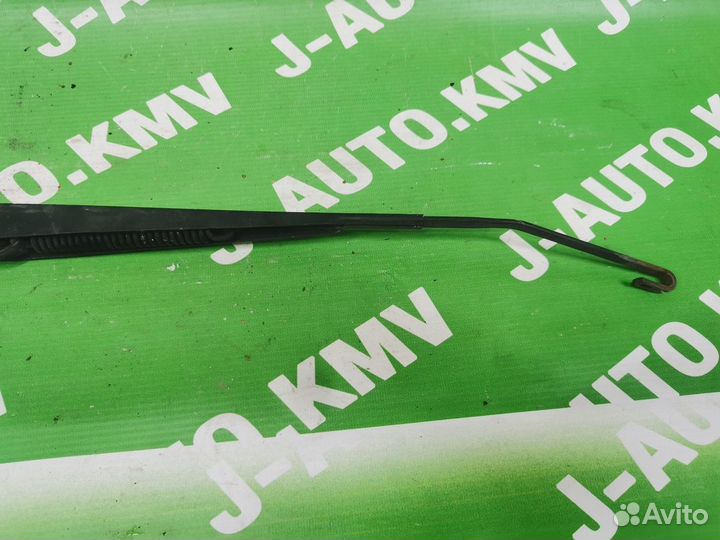 Поводок стеклоочистителя Mitsubishi Lancer