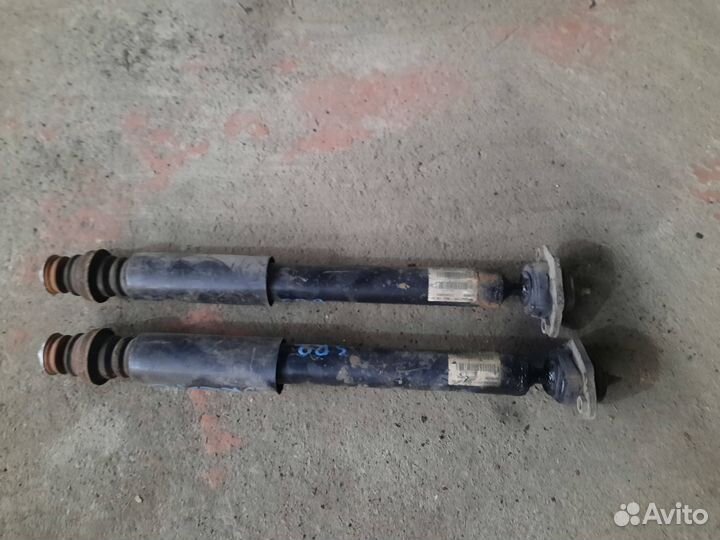 Задние амортизаторы Bmw 1 E87 N45B16