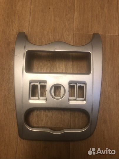 Рамка магнитолы LADA Largus 2018