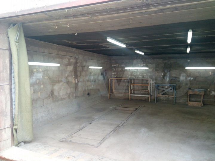 Гараж, > 30 м²