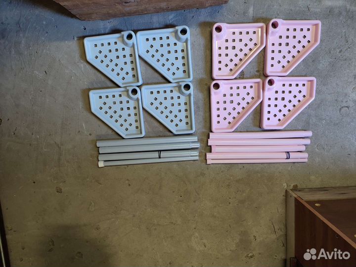 Угловая полка для ванной комнаты