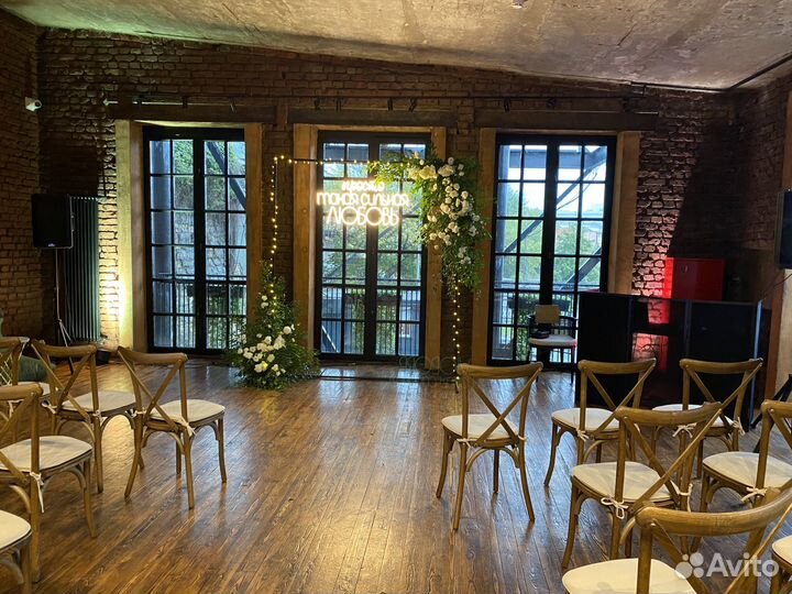 Декоратор на свадьбу