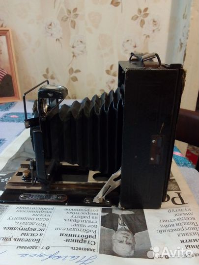 Старинный фотоаппарат