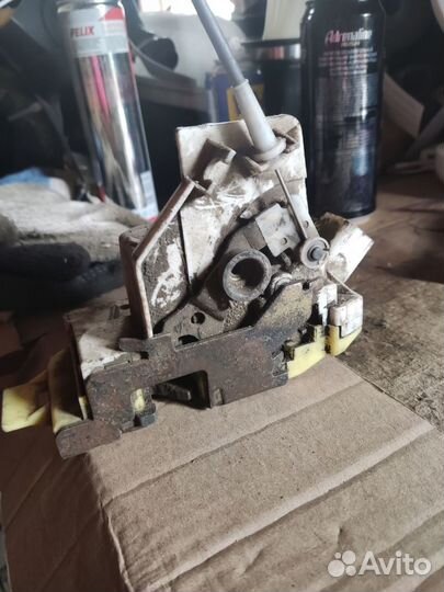 Замок двери задний левый Ford Focus, xs41a26413bf