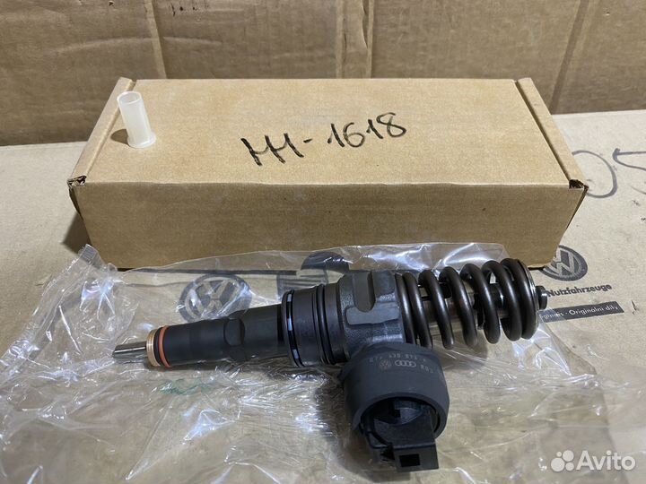 Насос форсунка V10 TDI VAG 07Z130073H Новая