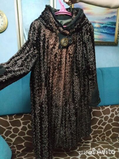 Зимнее пальто под каракуль