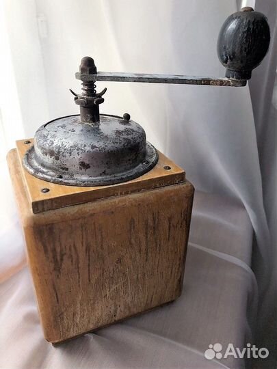 Кофемолка ручная ретро