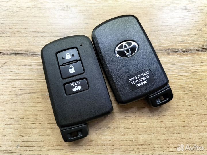 Смарт ключ Toyota Camry (V50)