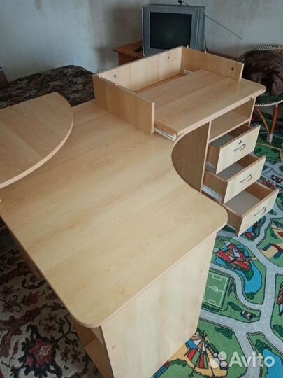 Компьютерный стол