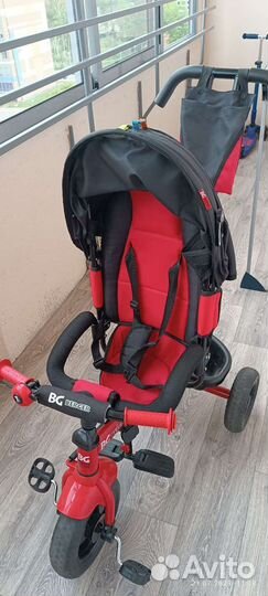 Трехколесный велосипед с родительской ручкой