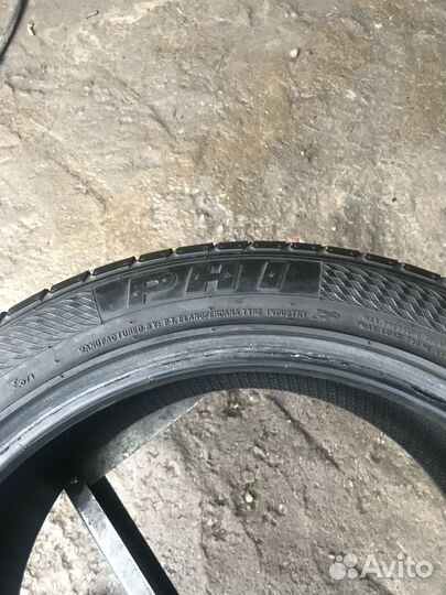 Accelera PHI 235/45 R18