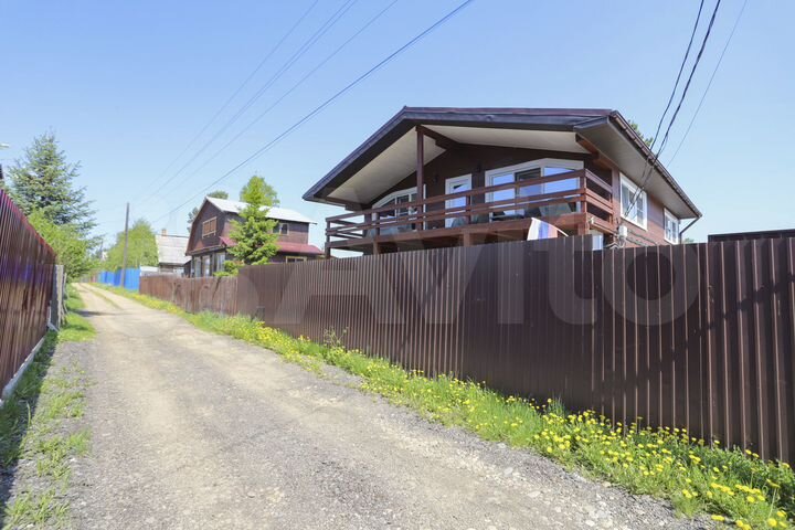 Дом 218,3 м² на участке 6,2 сот.