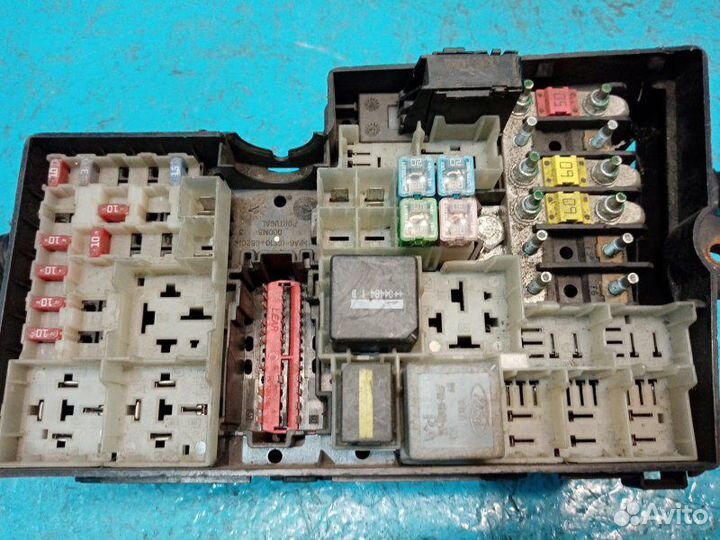 Блок предохранителей Ford Focus 2 3M5T14A067BC