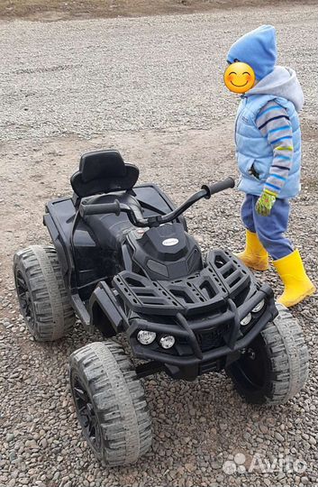 Детский квадроцикл на аккумуляторе