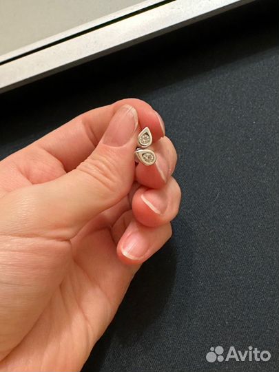 Пусеты с натуральными бриллиантами белое золото