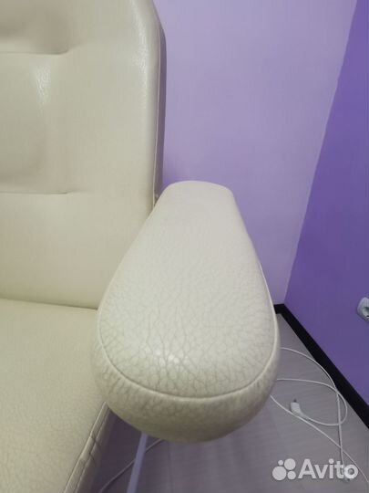 Педикюрное кресло + стул мастера