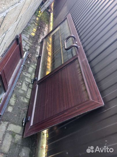 Двери пластиковые со стеклом бу