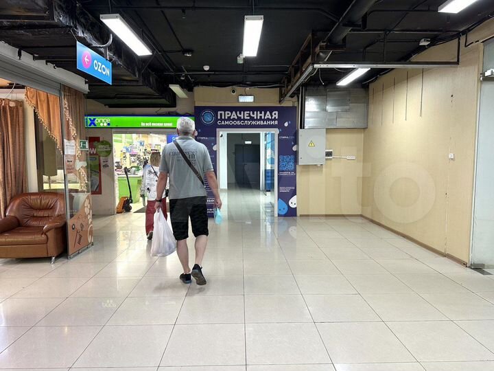 Место под остров в ТЦ в прикассе Fix Price