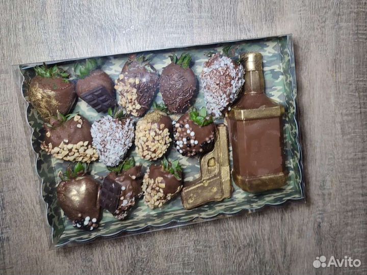 Клубника в шоколаде набор в коробке