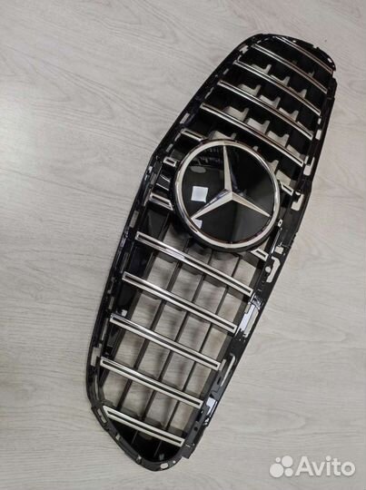 Решётка радиатора Mercedes W212