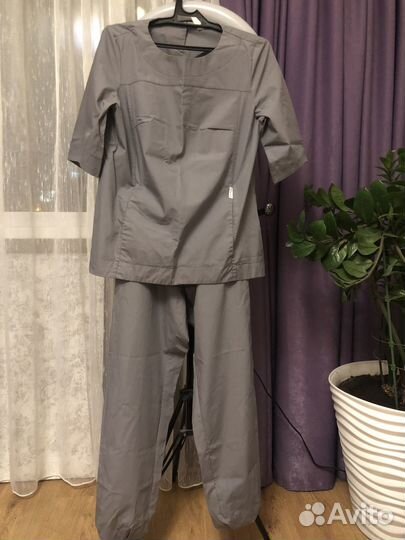 Медицинский костюм женский