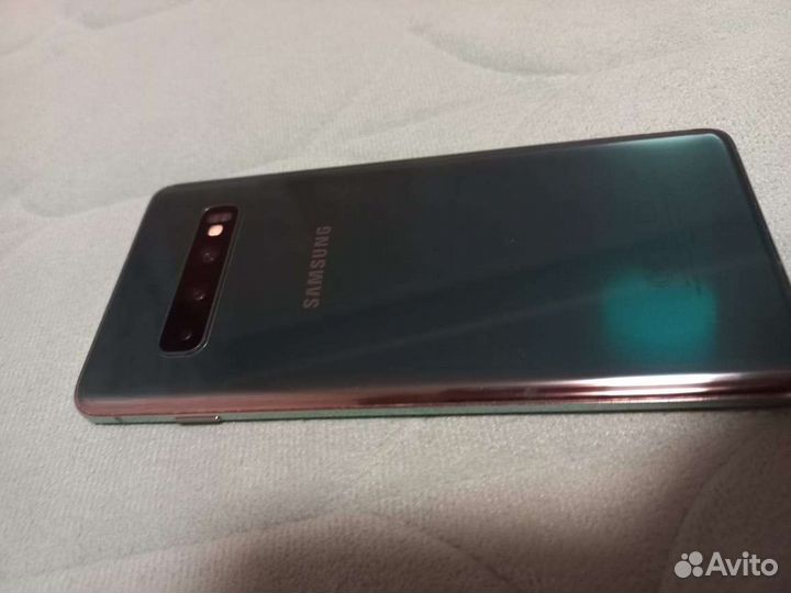 Samsung Galaxy S10, 8/128 ГБ