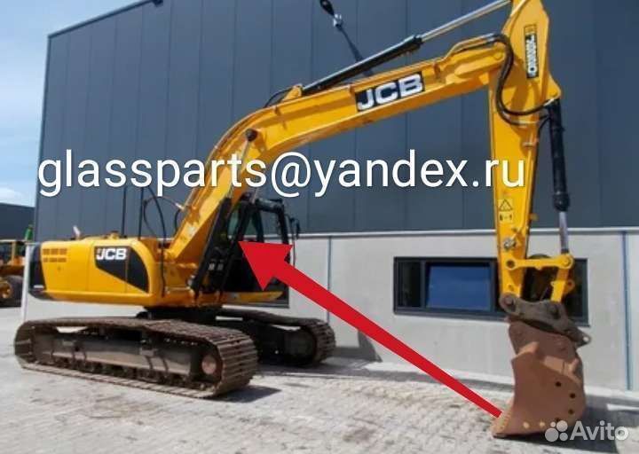 JCB JC 205 LC стекло правое возле стрелы