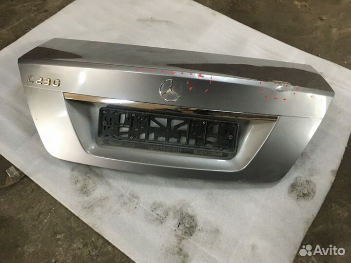 Крышка багажника (Mercedes-Benz C-class)