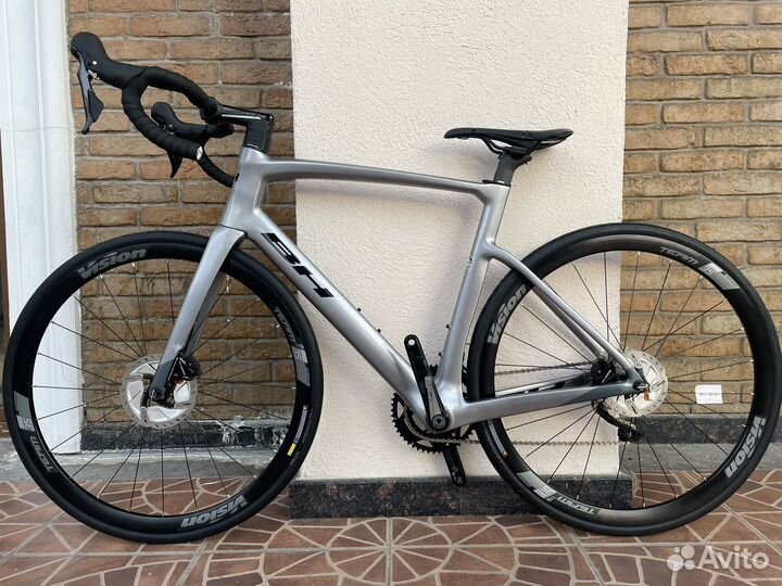 Шоссейный велосипед BH RS1 3.0