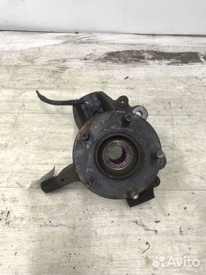 Поворотный кулак прав. Mazda 3