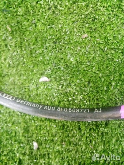 Тросик ручника задний левый Audi A4 B6