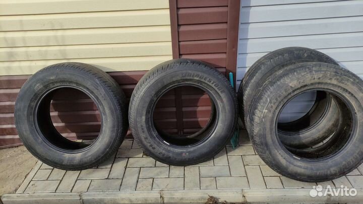 Bridgestone Dueler H/T 687 225/70 R16