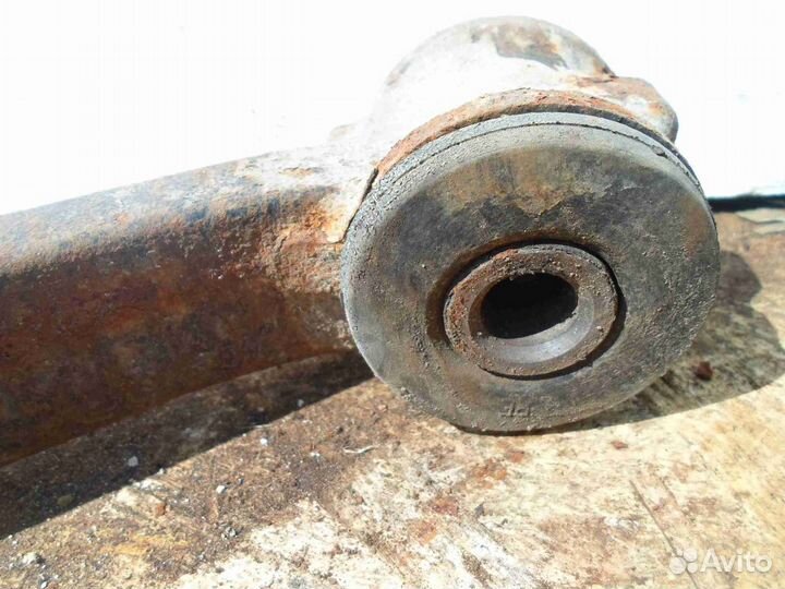 Рычаг передний левый нижний Chevrolet Silverado GM