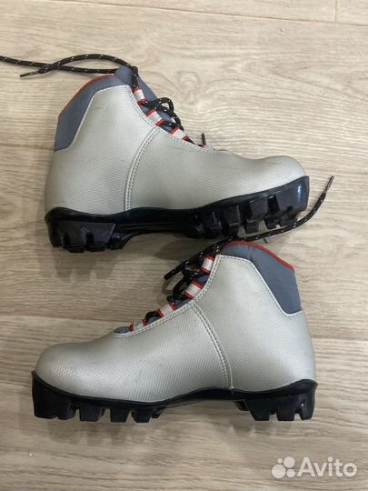 Лыжные ботинки размер 34