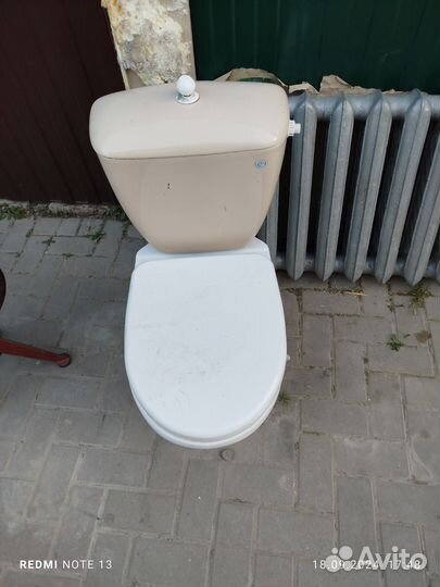 Унитазы и бачки бу