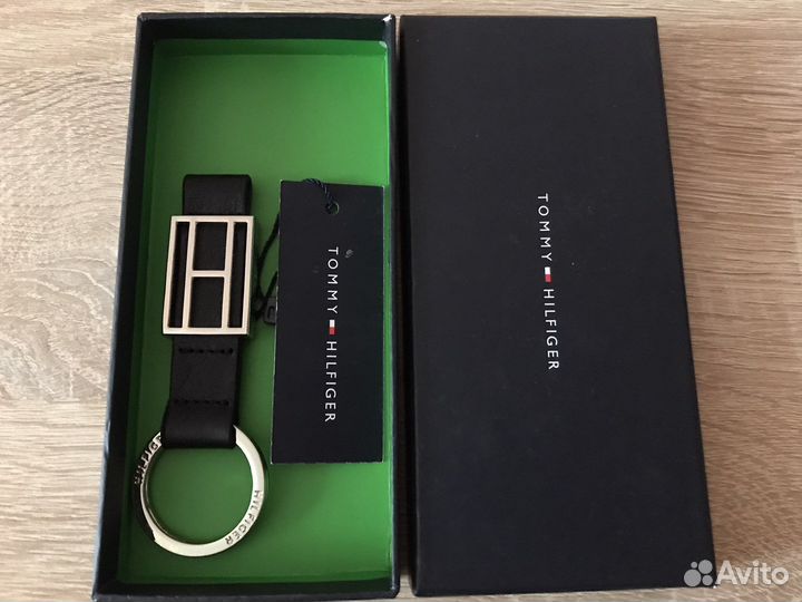 Брелок tommy hilfiger