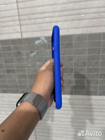 Силиконовый чехол на iPhone 11, синий