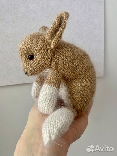 Деревенский кролик / зайчик вязаный игрушка