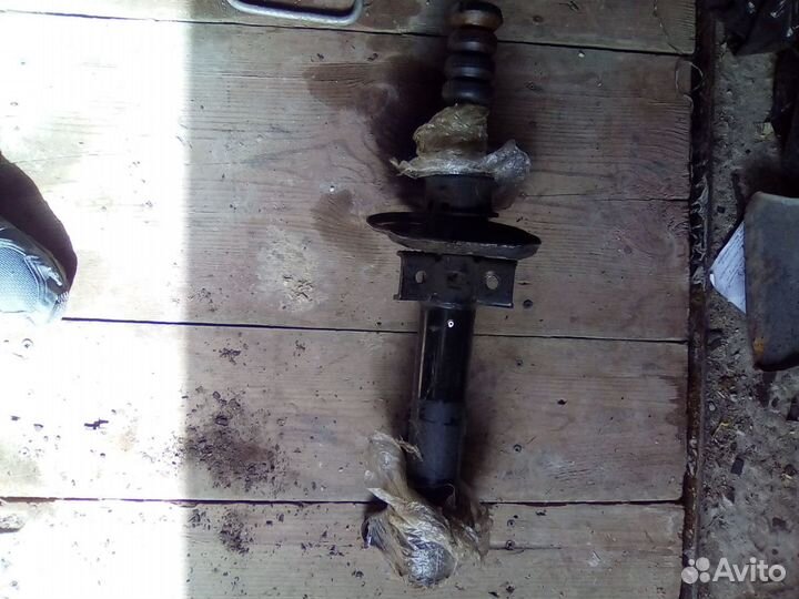 Амортизаторы Мерседес W204.W203