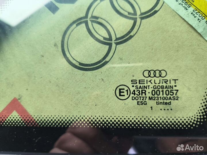 Стекло кузовное глухое левое Audi A4