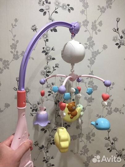 Музыкальная игрушка на кроватку