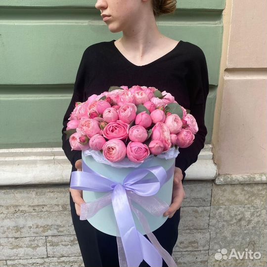 Пион роза с эвкалиптом в коробке