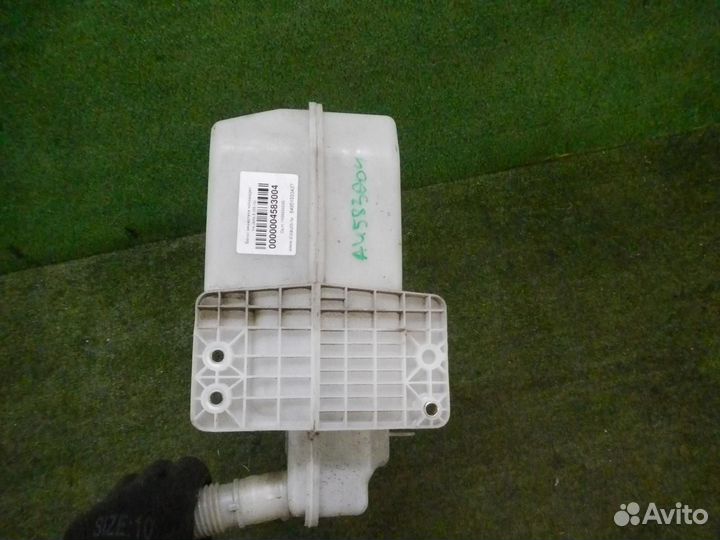 Бачок омывателя лобового стекла Volkswagen Jetta