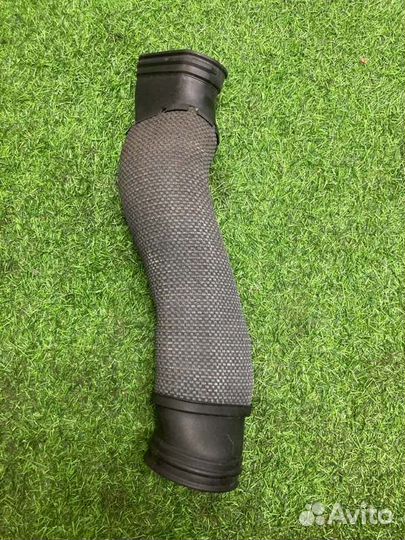 Воздуховод воздушного фильтра левый Mercedes E