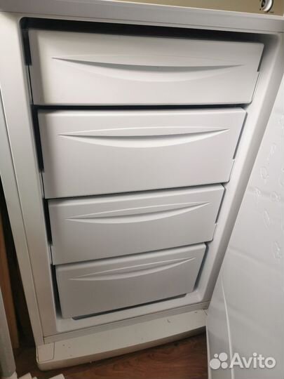 Морозильный шкаф