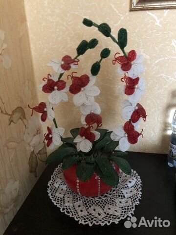 Ваза с цветами из бисера